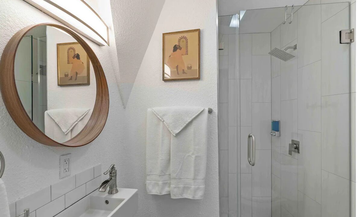 Photo of Bathroom in North Shore Colony