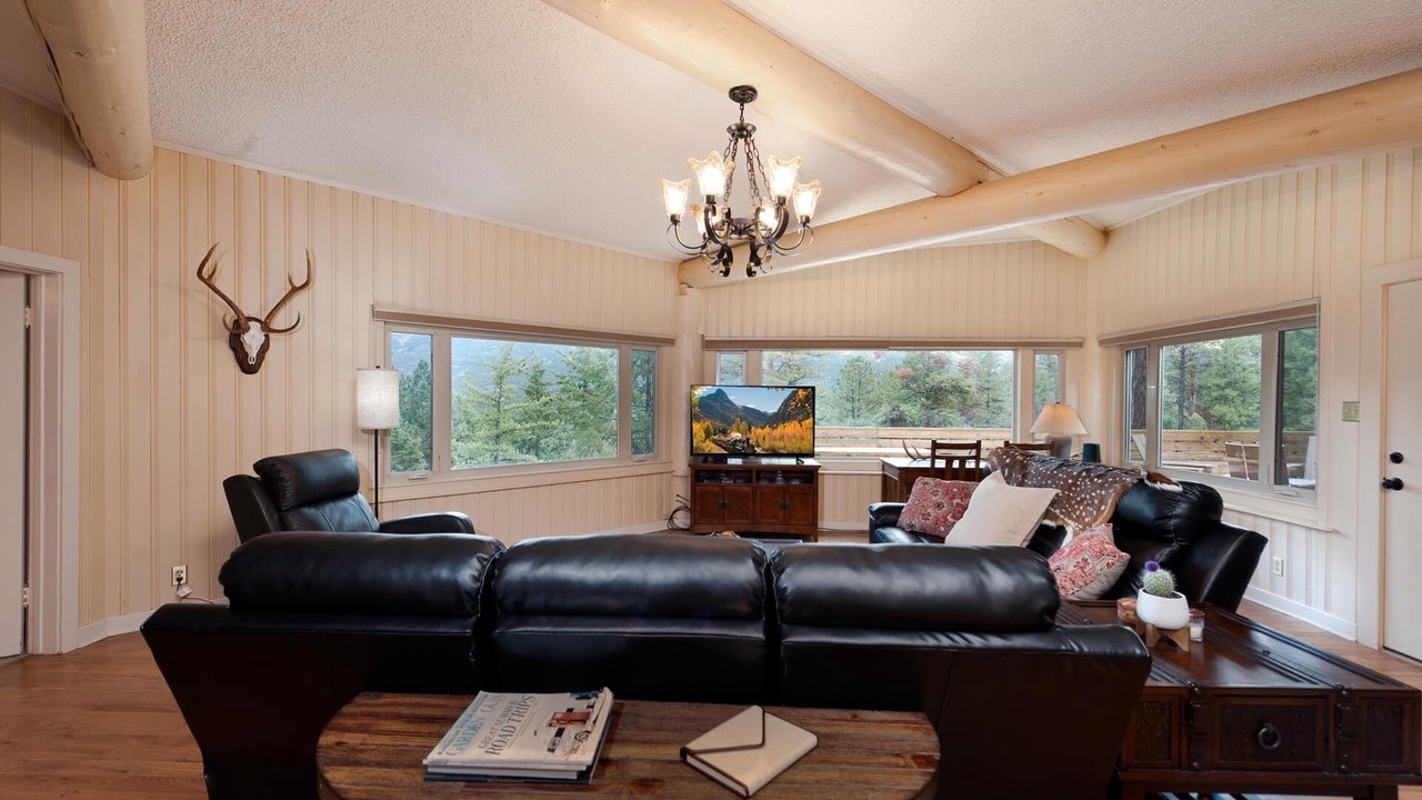 Photo of Livingroom in Purgatory