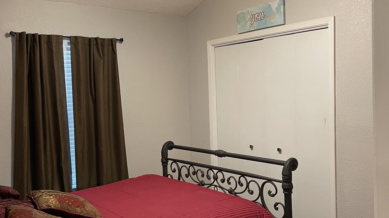 Photo of Bedroom in Alamogordo