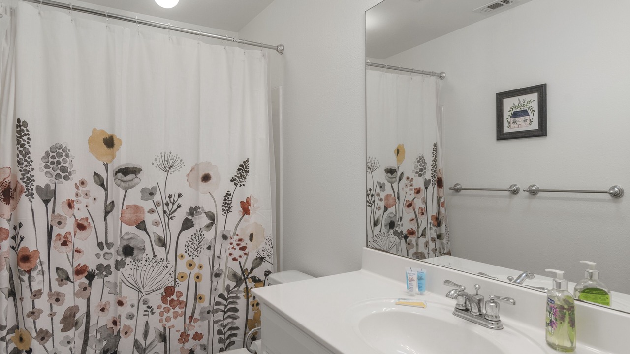 Photo of Bathroom in Carolyn Estates
