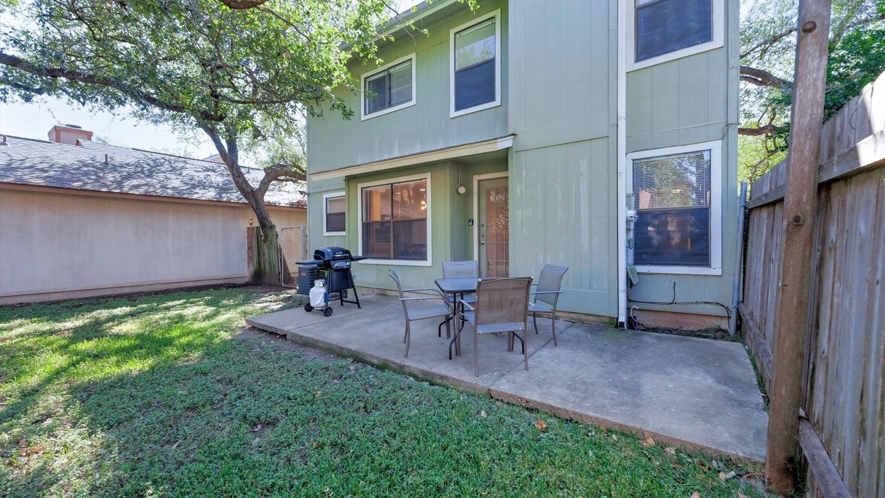 Photo of Outdoor in Hunter's Chase