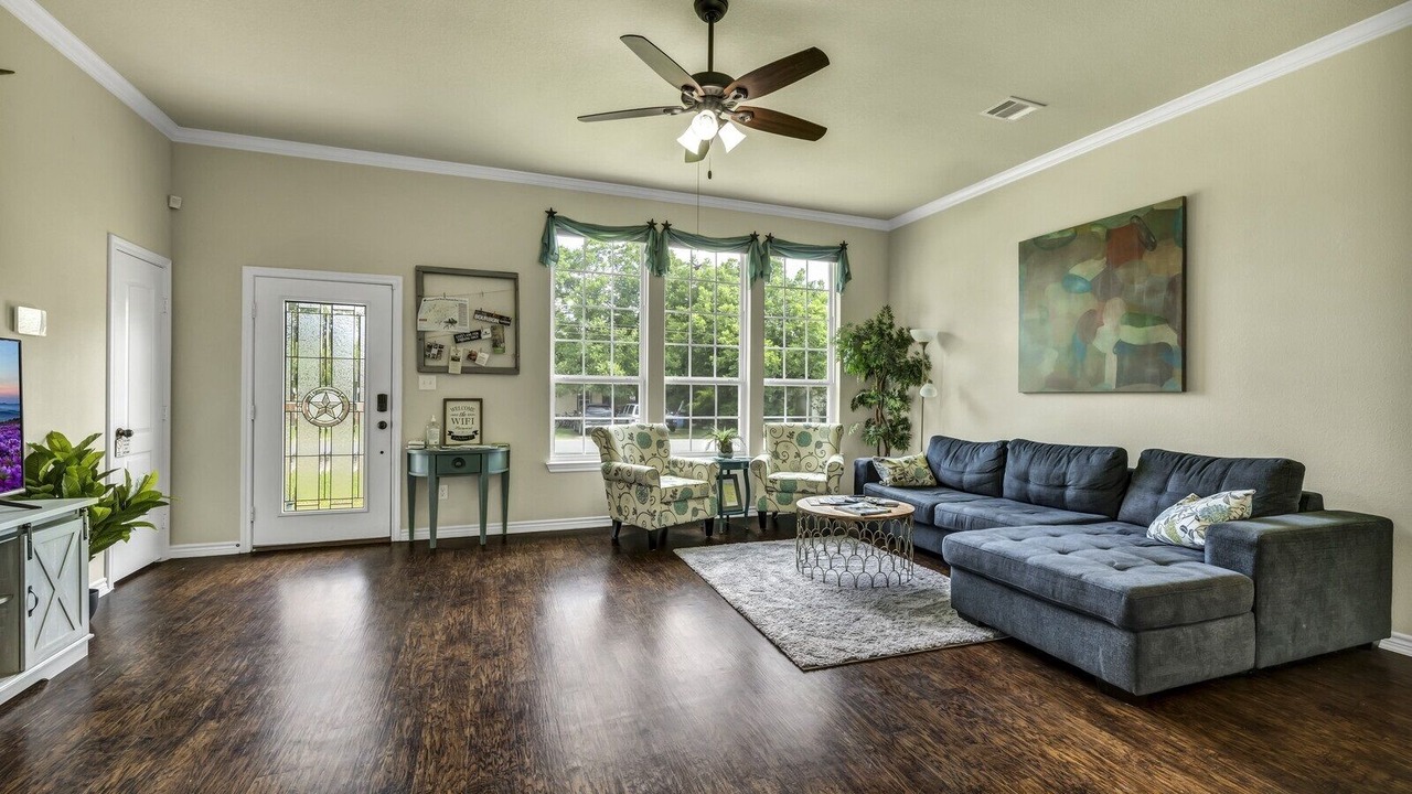 Photo of Livingroom in Johnson City