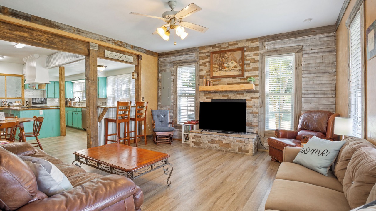 Photo of Livingroom in Mound