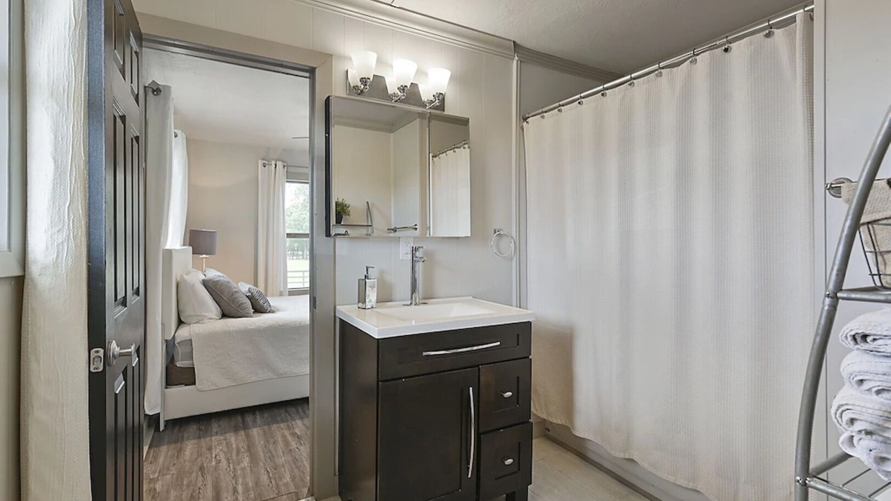 Photo of Bedroom in Navasota