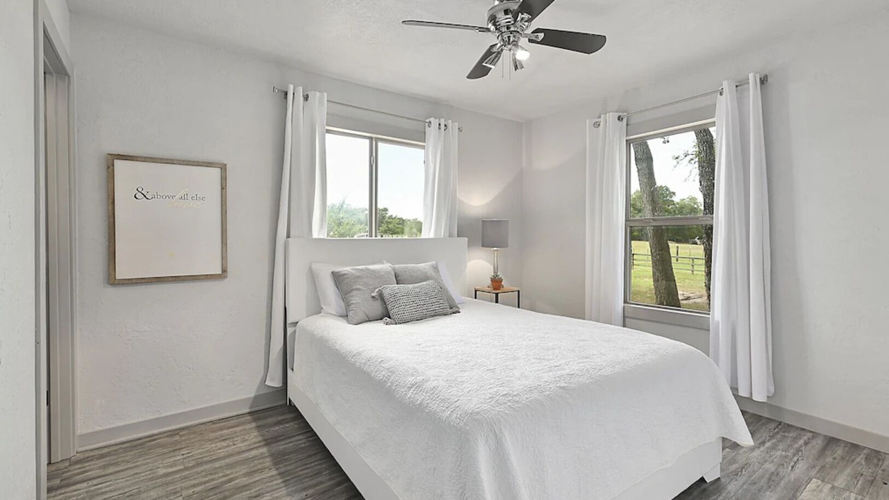 Photo of Bedroom in Navasota