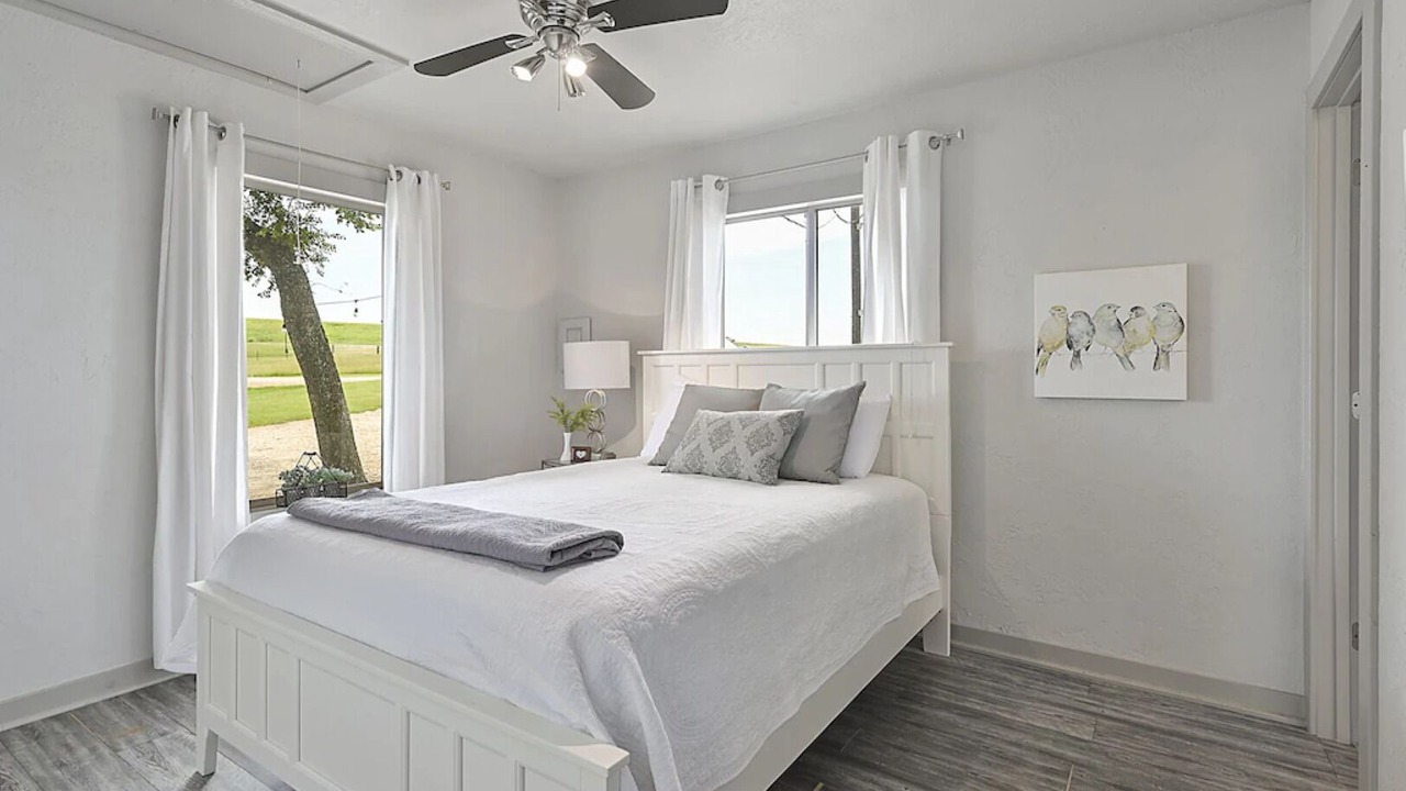 Photo of Bedroom in Navasota