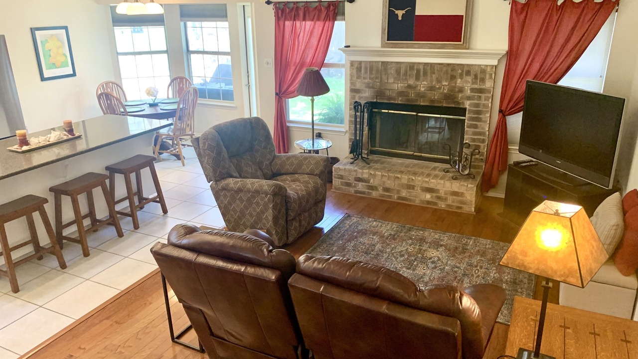 Photo of Livingroom in McNeil