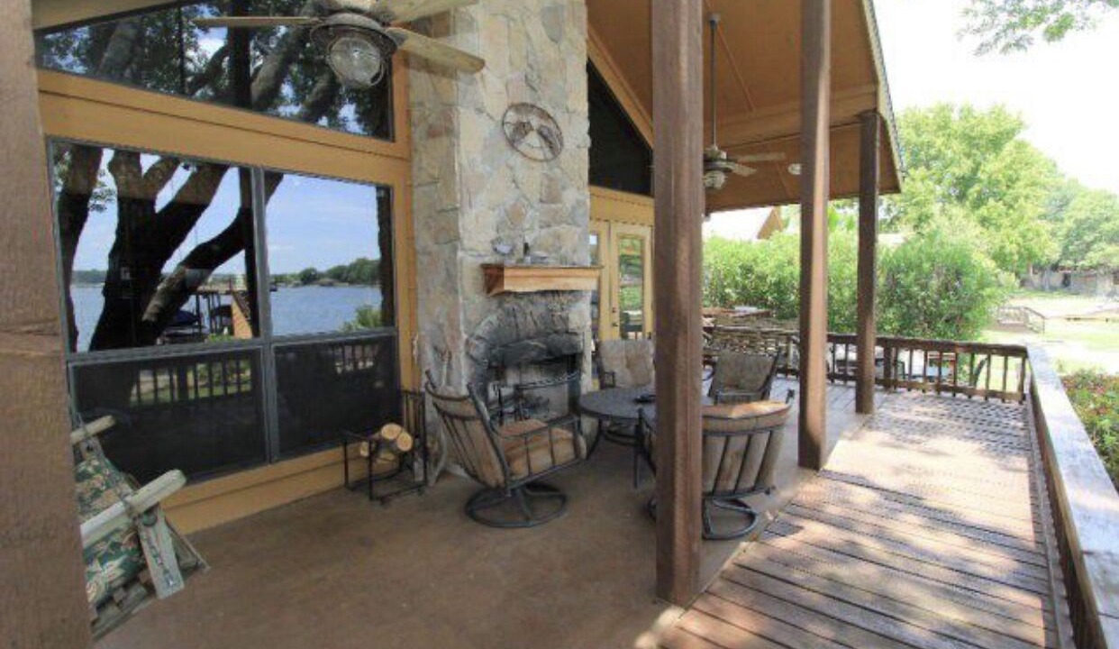 Photo of Livingroom in Enchanted Oaks
