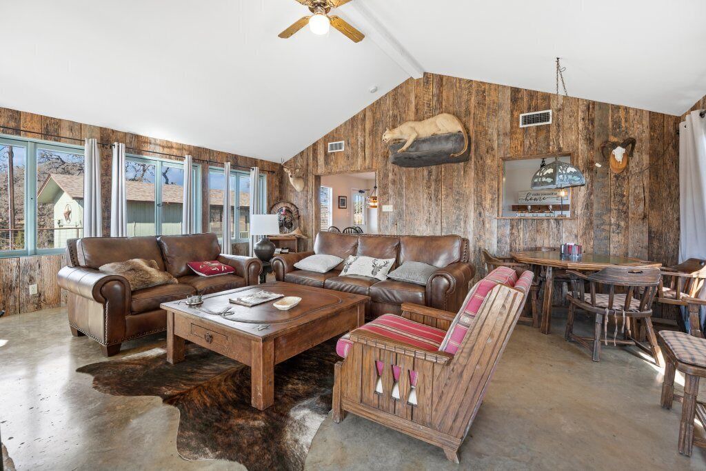 Photo of Livingroom in Tarpley