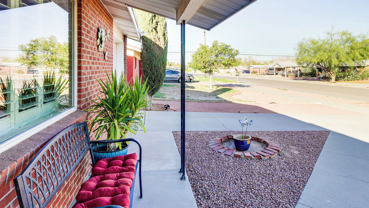 Photo of Patio Balcony in Biggs Field