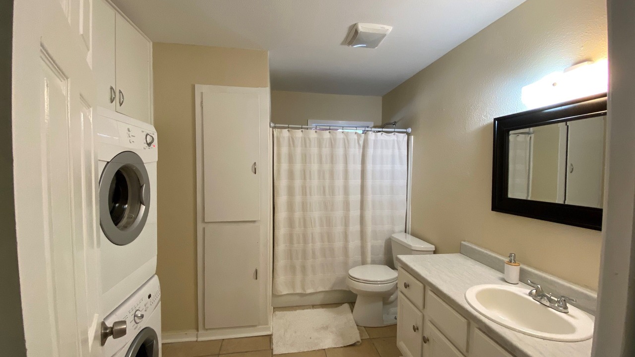 Photo of Bathroom in Lower Basin Lake Travis