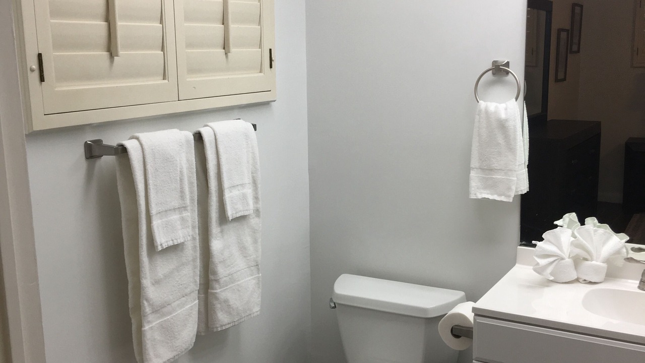 Photo of Bathroom in Mission Hills South