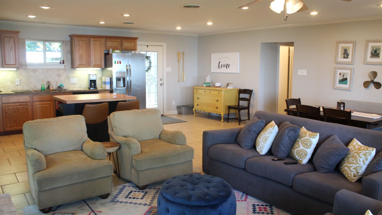 Photo of Livingroom in Seven Points