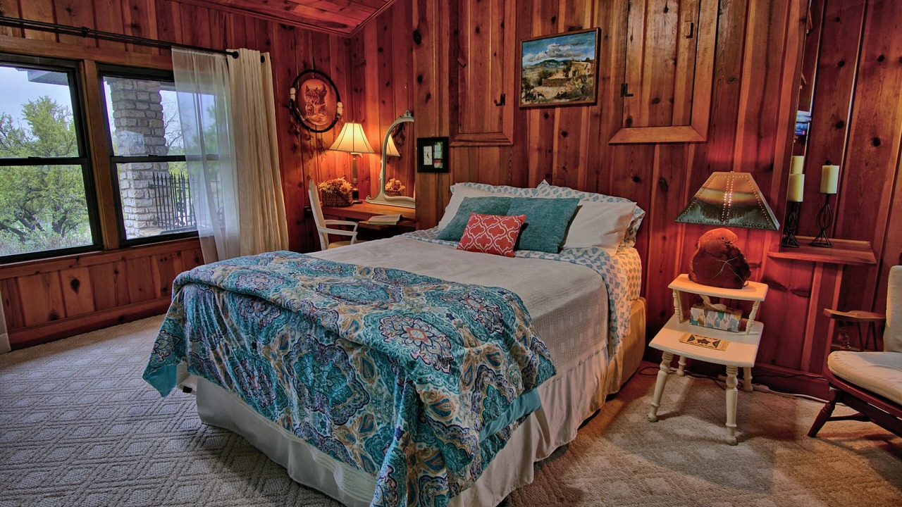 Photo of Bedroom in Glen Rose