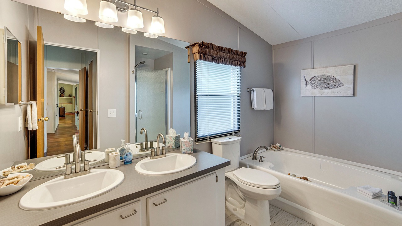 Photo of Bathroom in Pottsboro