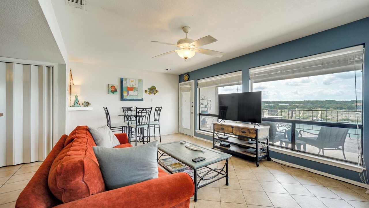 Photo of Livingroom in Briarcliff