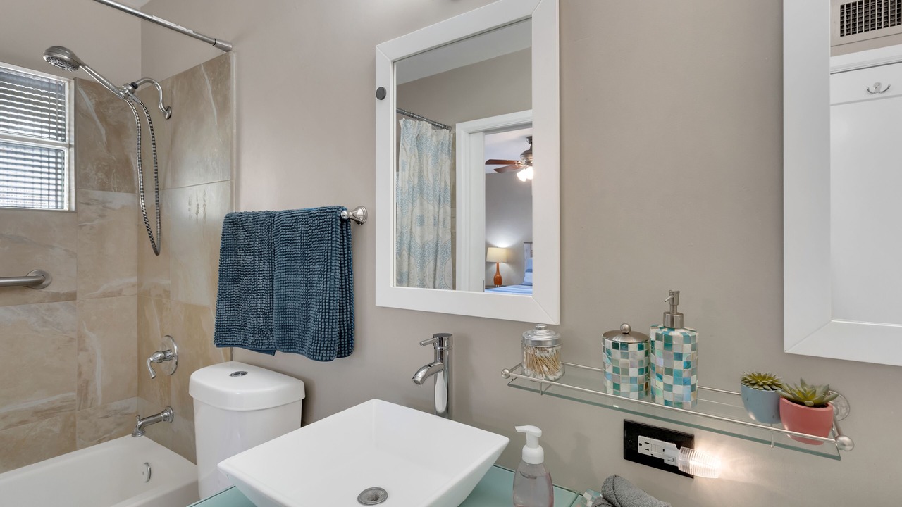 Photo of Bathroom in Peter Howell