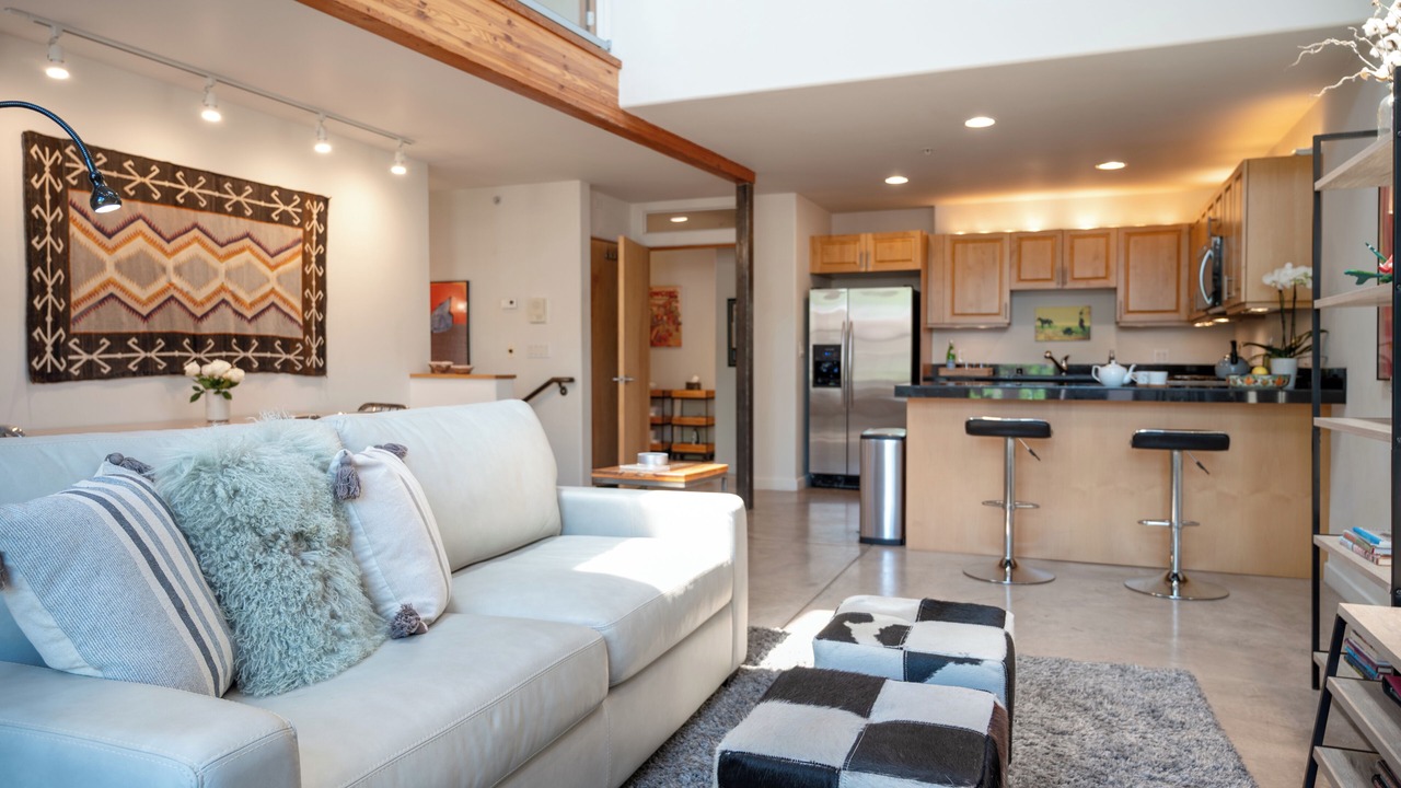 Photo of Livingroom in South Capitol