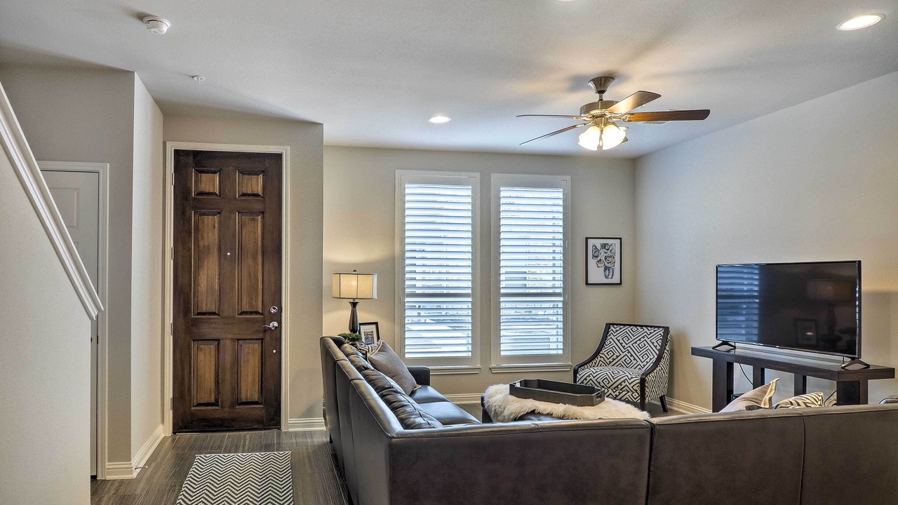 Photo of Livingroom in McNeil