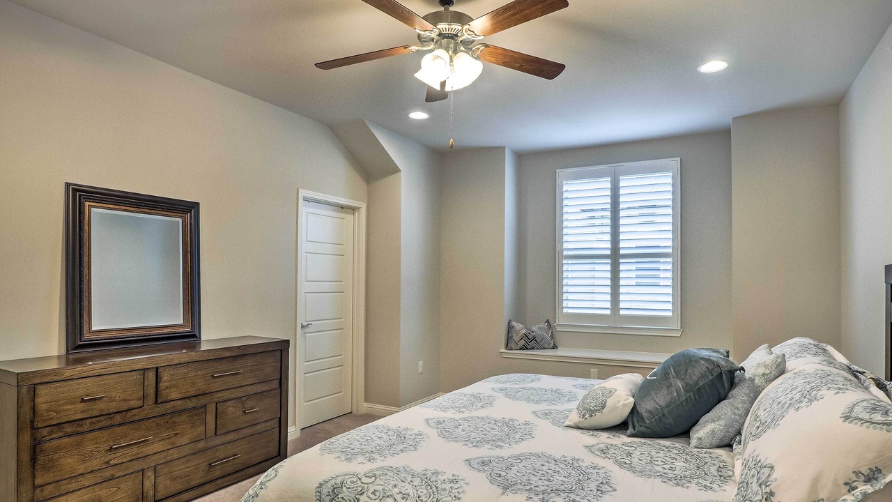 Photo of Bedroom in McNeil