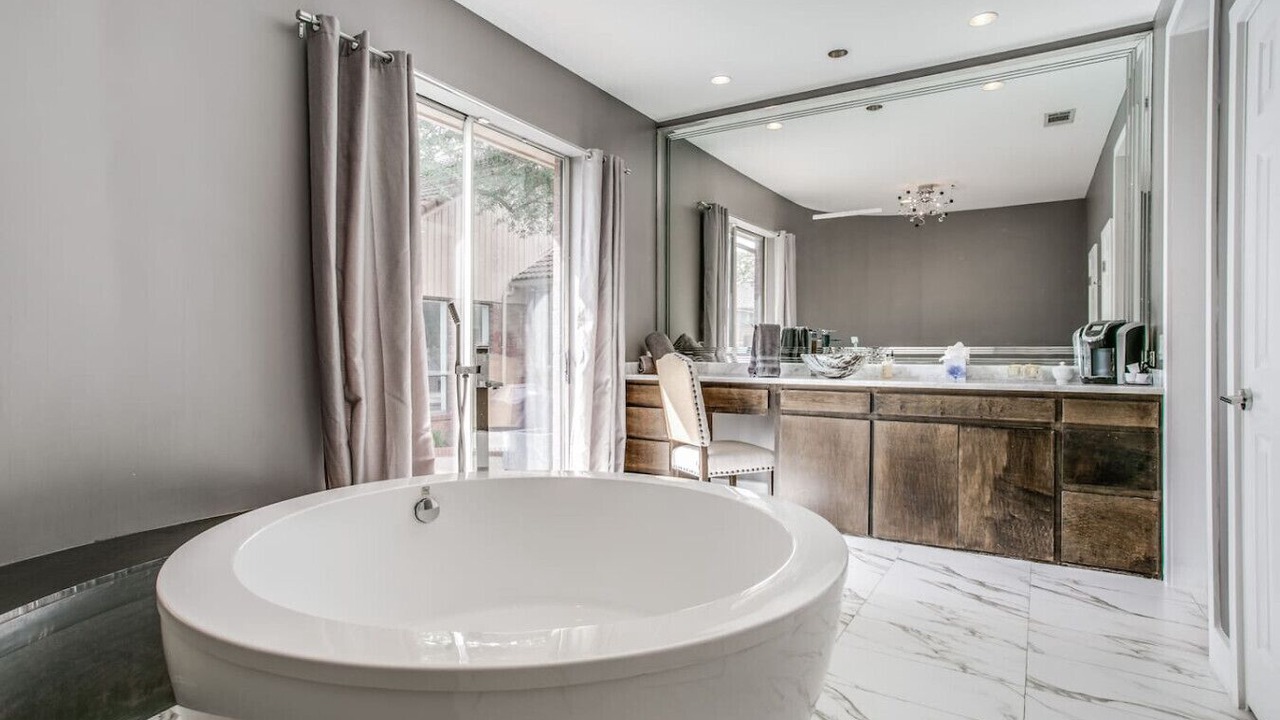 Photo of Bathroom in Lake Highlands