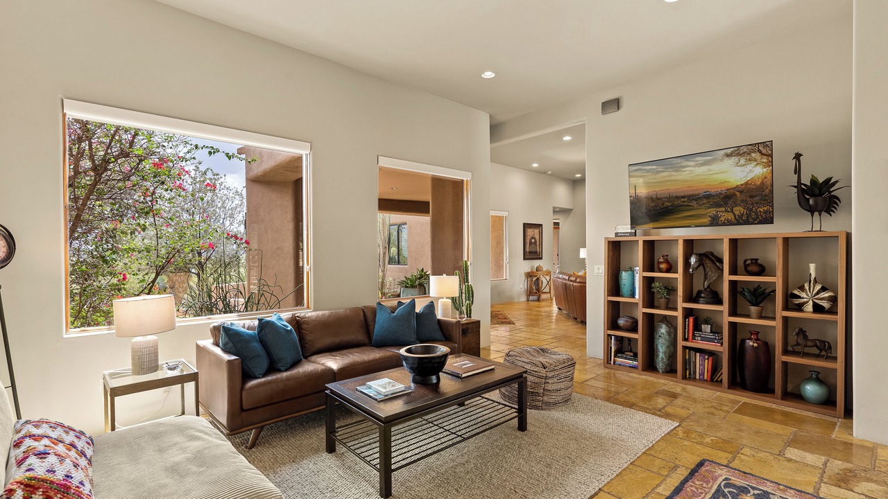 Photo of Livingroom in Dove Mountain