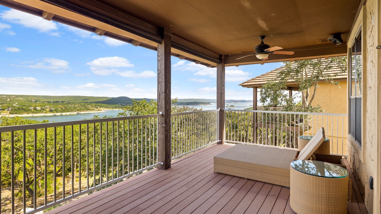 Photo of Patio Balcony in Jonestown