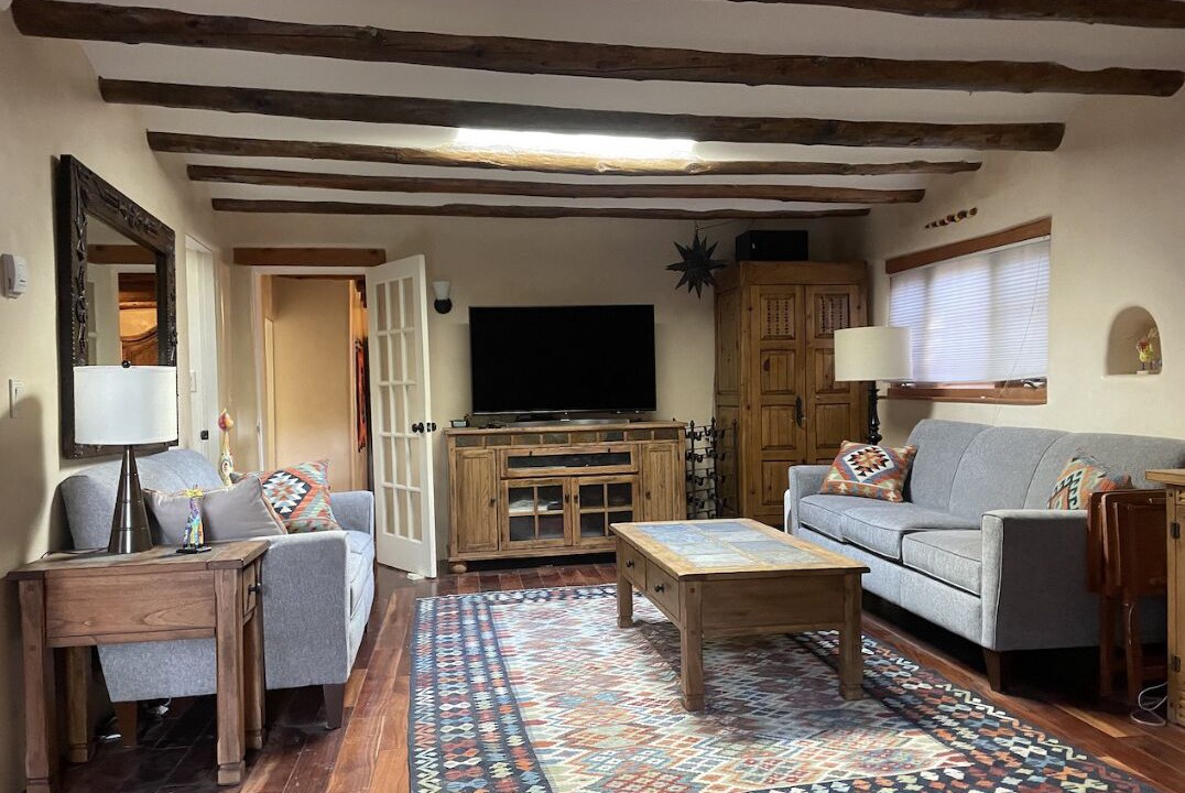 Photo of Livingroom in Historic Eastside