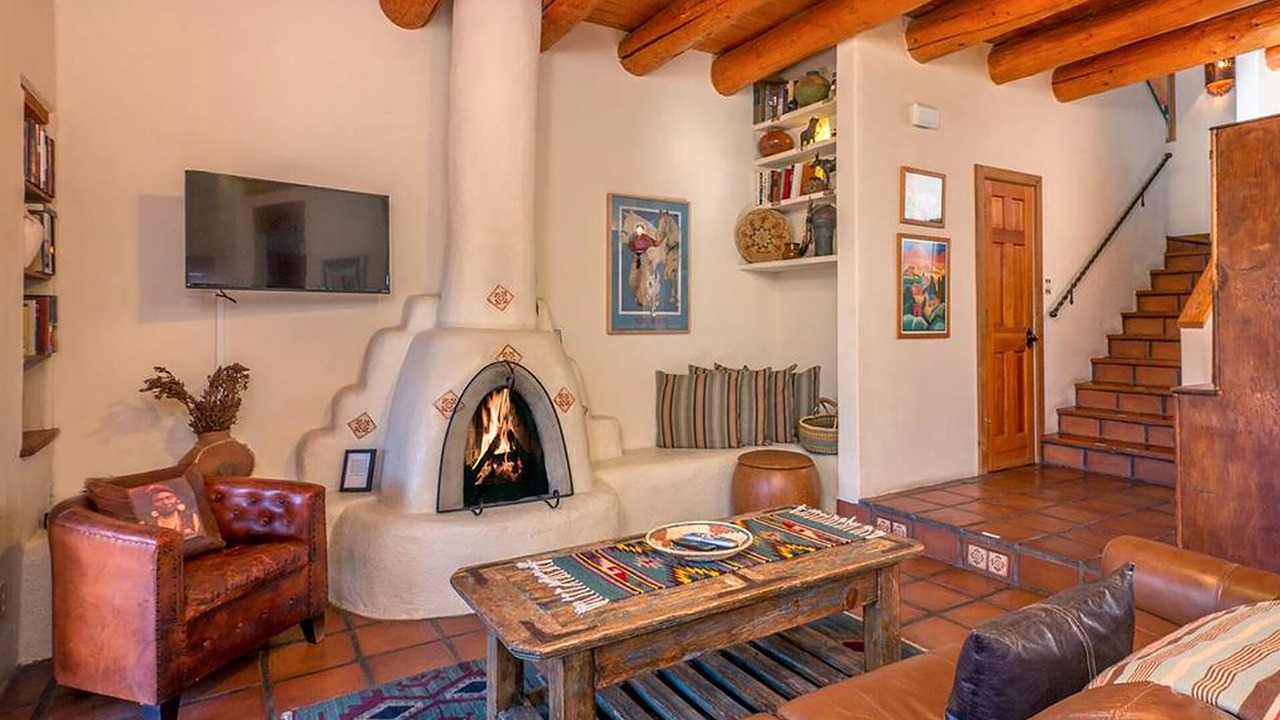 Photo of Livingroom in Northeast Santa Fe