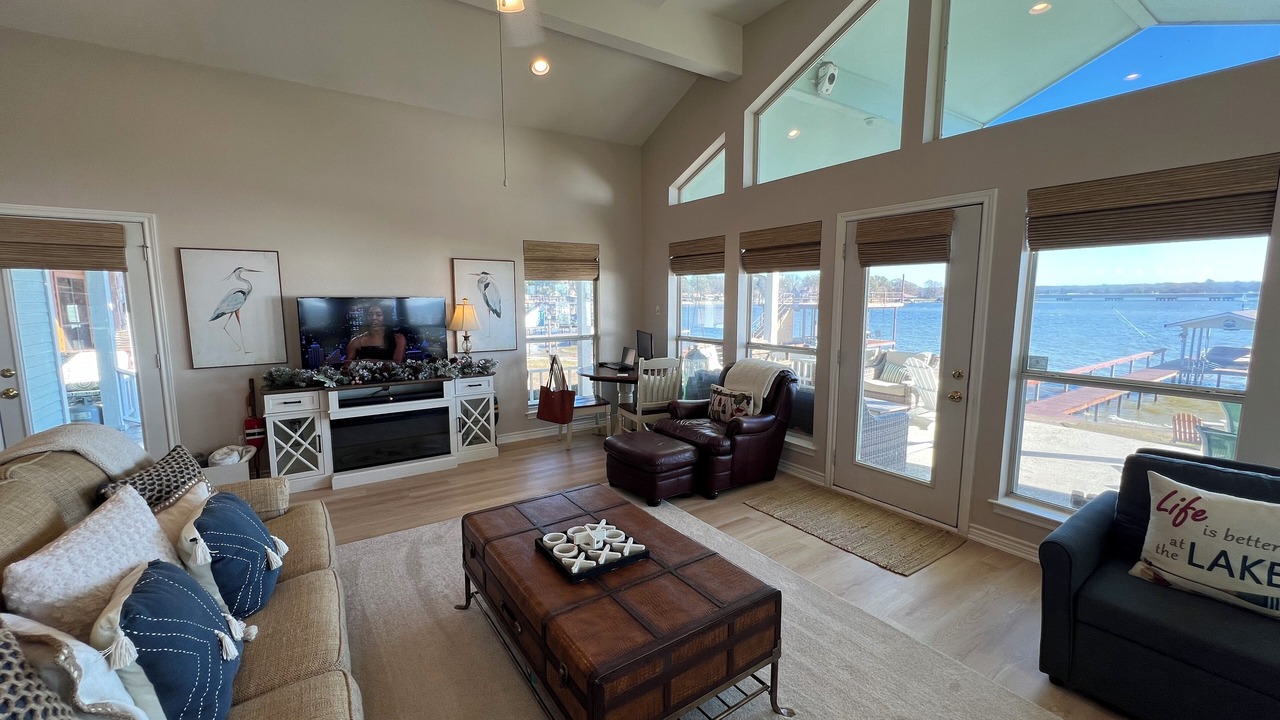 Photo of Livingroom in Enchanted Oaks