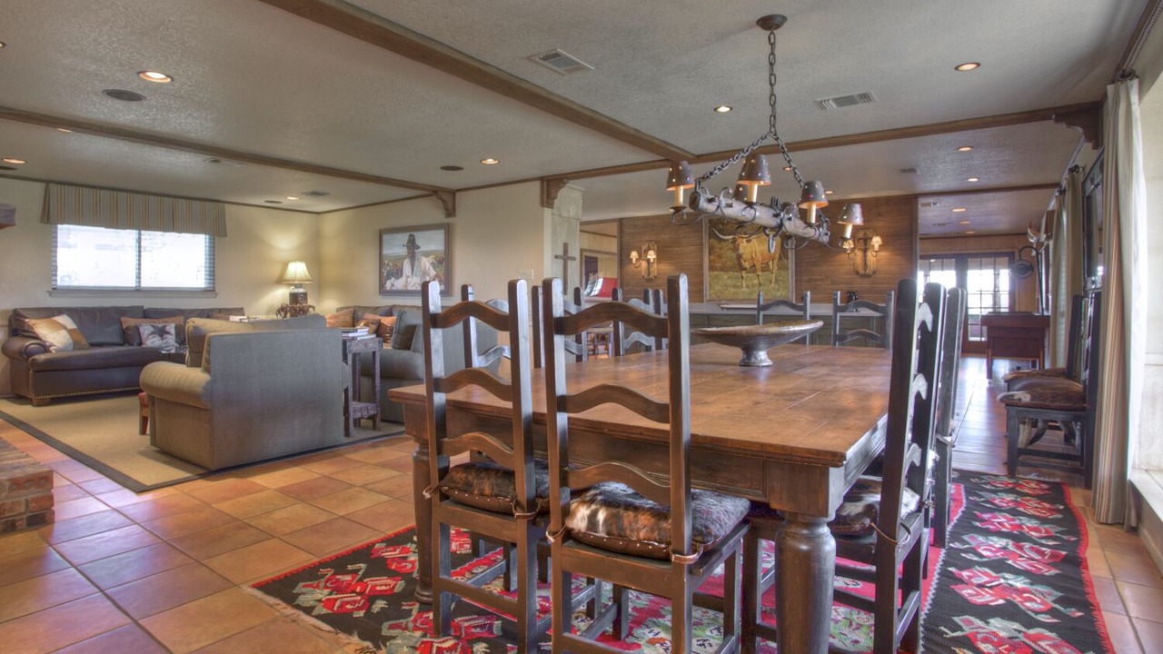 Photo of Bedroom in Granbury