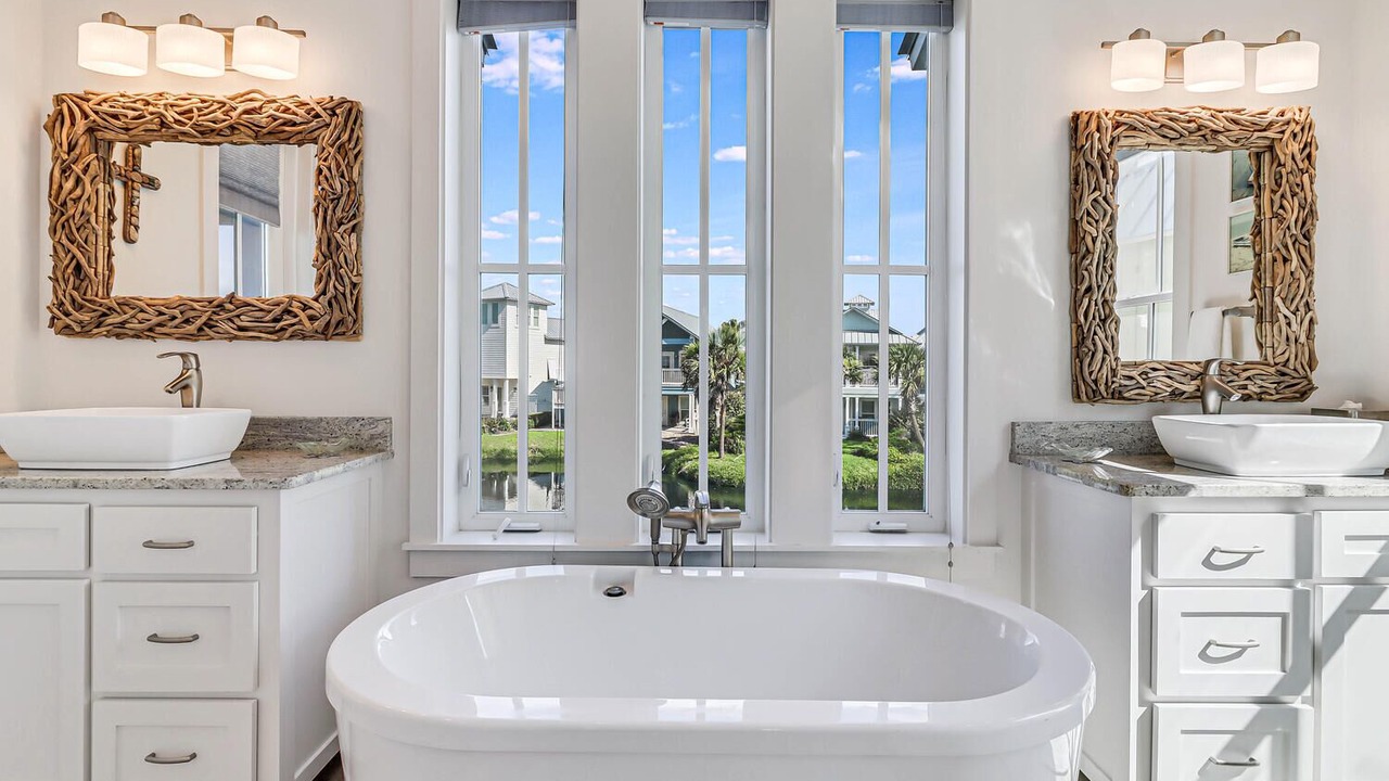 Photo of Bathroom in Cinnamon Shore