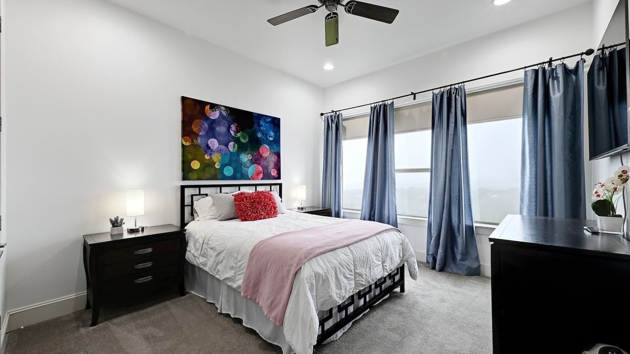 Photo of Bedroom in Lakeway