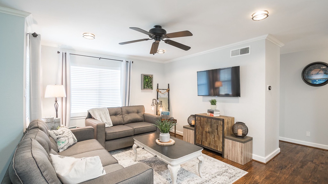Photo of Livingroom in Forney