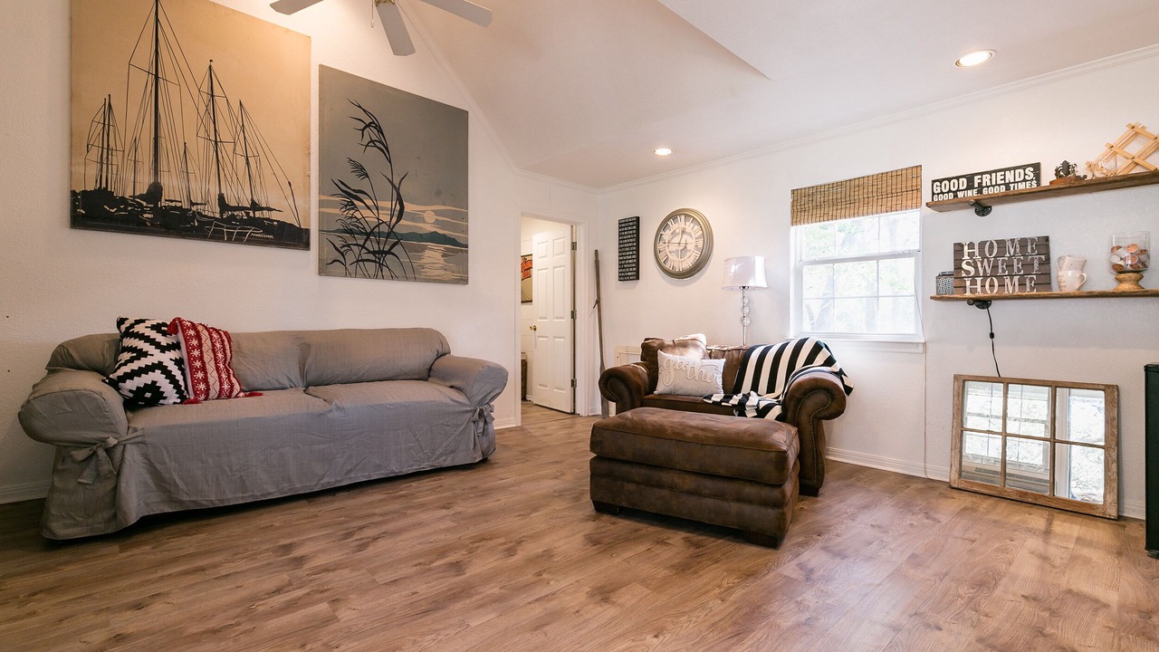Photo of Livingroom in Valley Mills