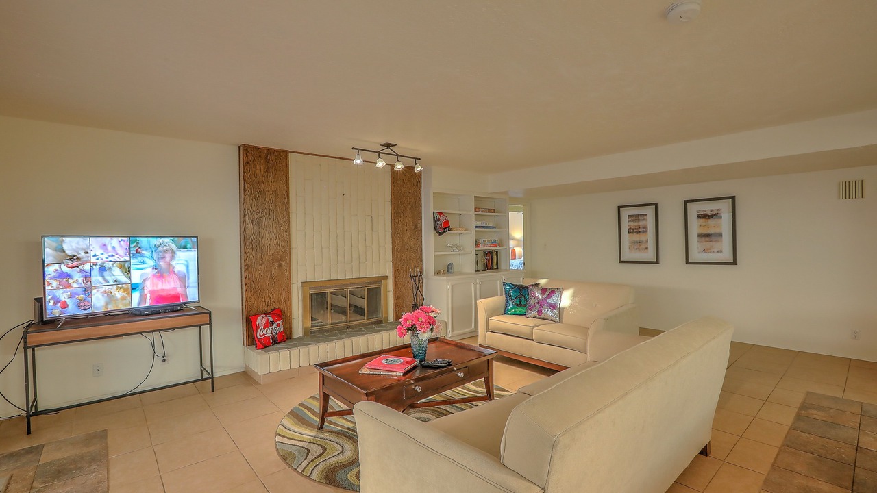 Photo of Livingroom in Loma Del Rey