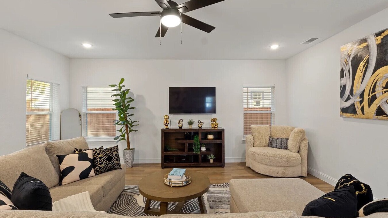 Photo of Livingroom in West Dallas