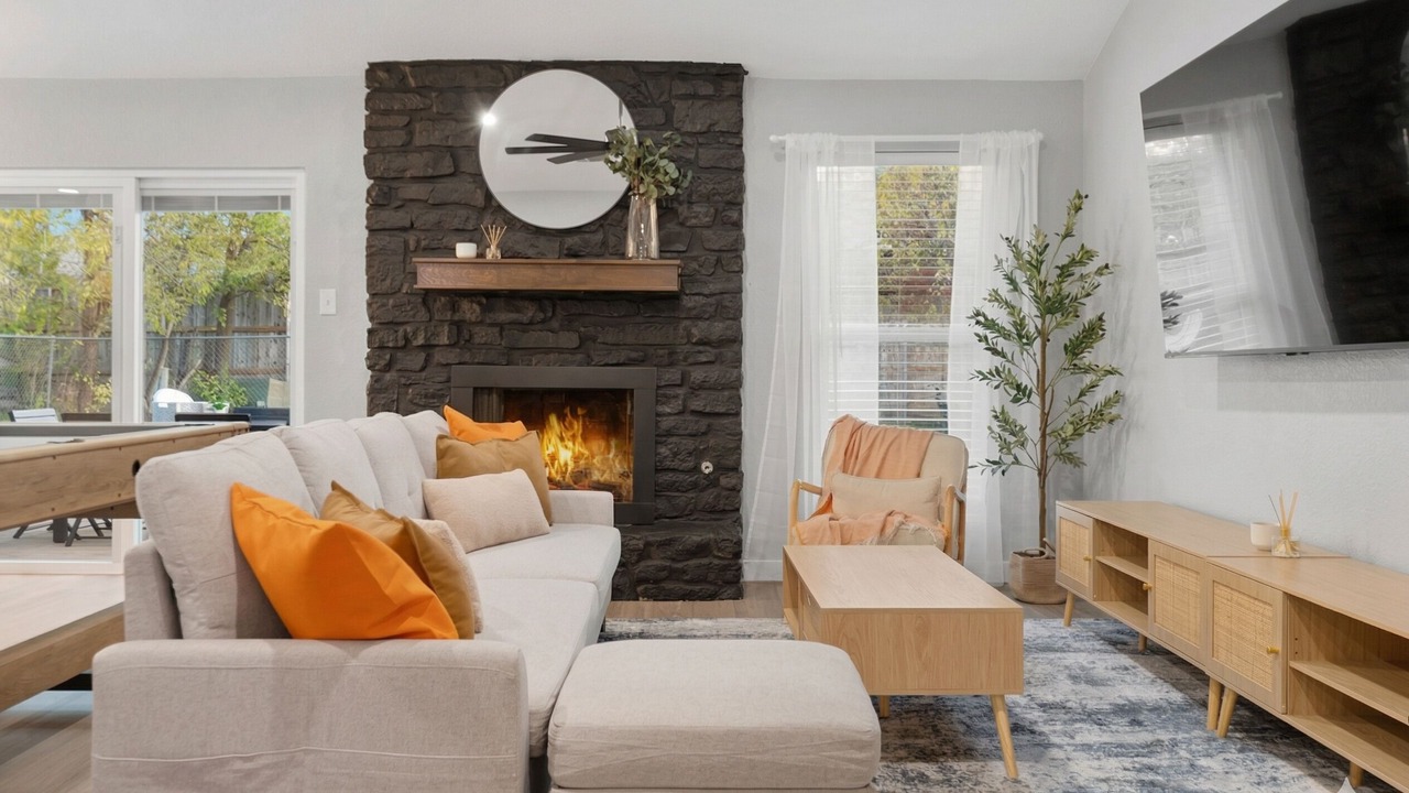 Photo of Livingroom in Brushy Creek