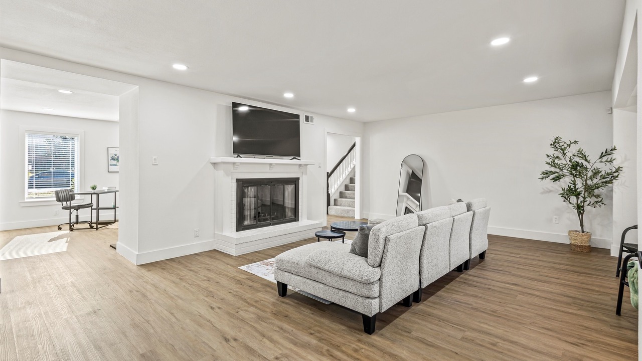 Photo of Livingroom in Farmers Branch