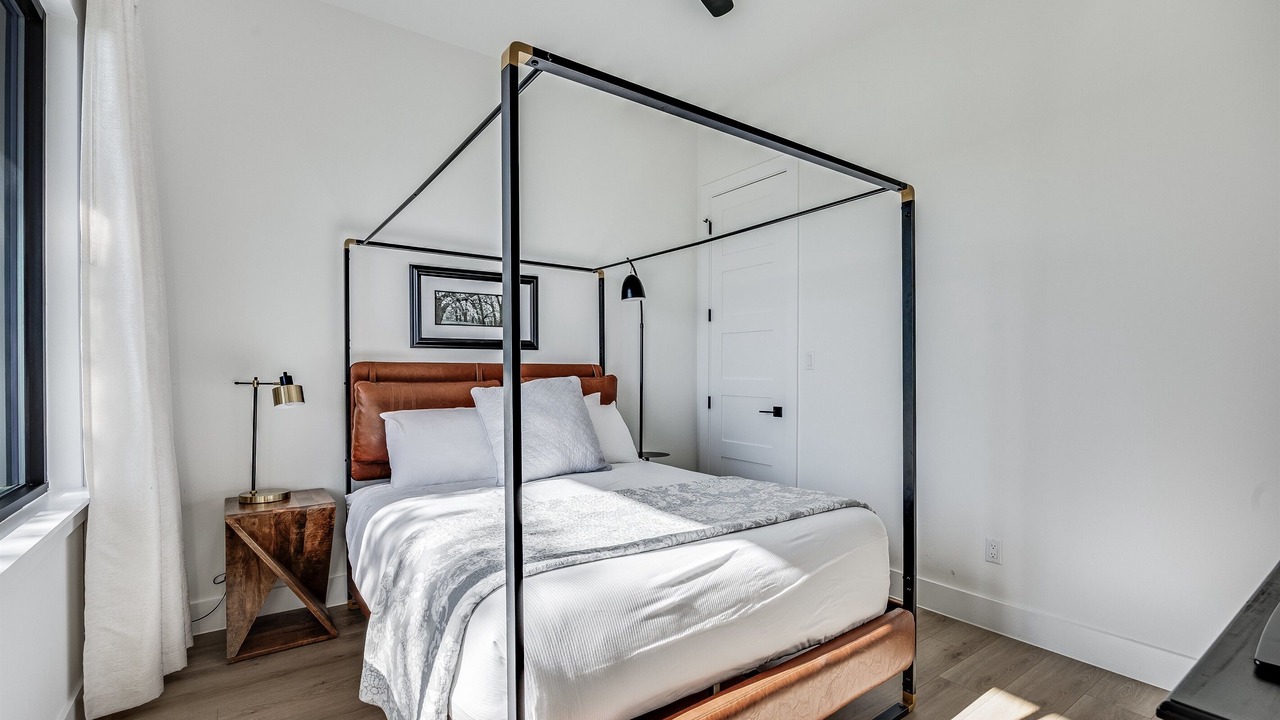Photo of Bedroom in Apache Shores