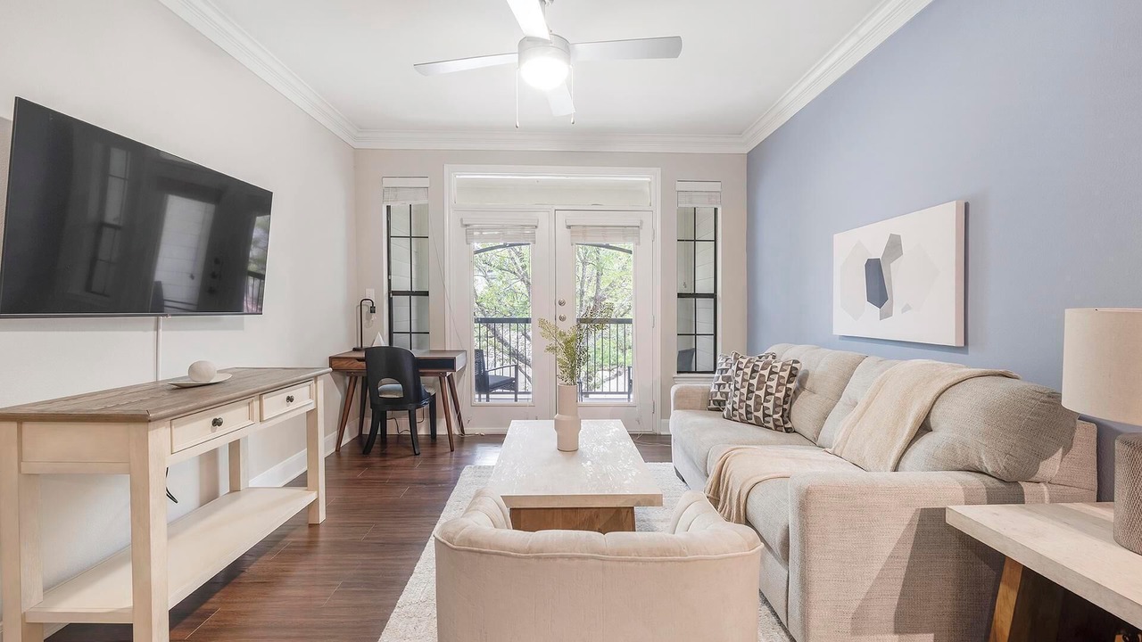 Photo of Livingroom in West Oak Hill