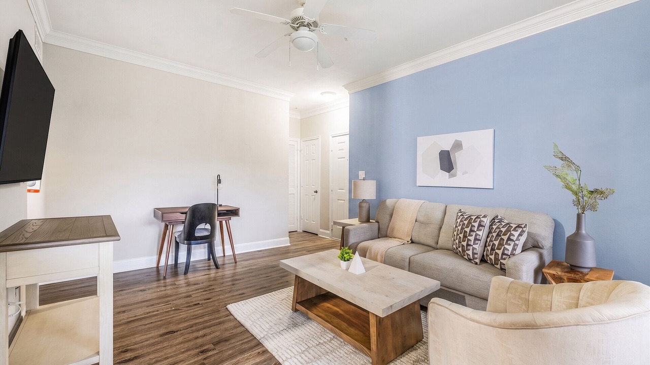 Photo of Livingroom in West Oak Hill