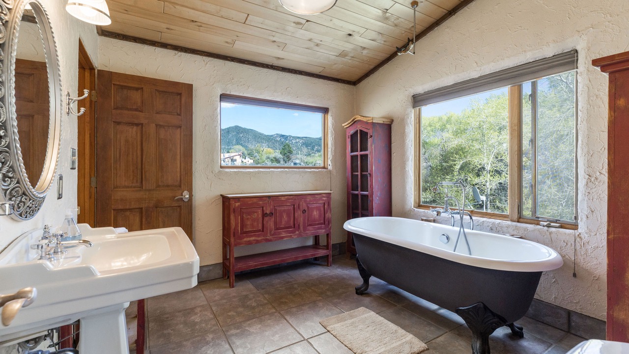 Photo of Bathroom in Arroyo Seco