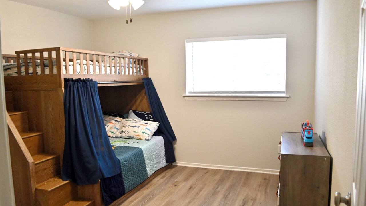 Photo of Bedroom in Panther Creek