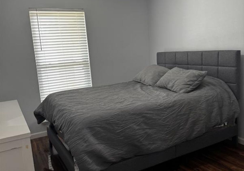 Photo of Bedroom in Southwest Arlington