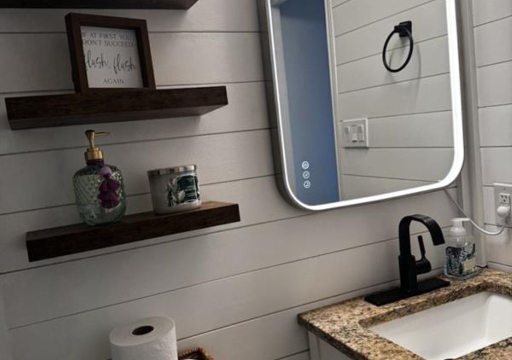 Photo of Bathroom in Southwest Arlington