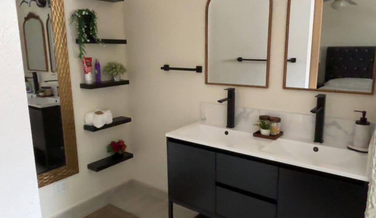 Photo of Bathroom in Gallup