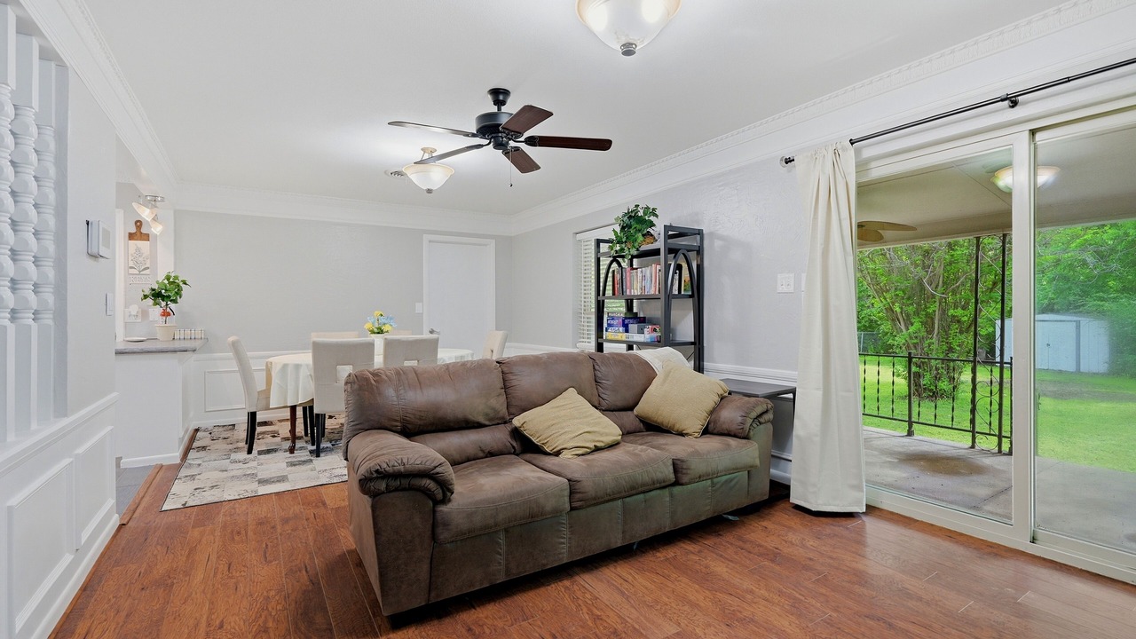 Photo of Livingroom in Gainesville