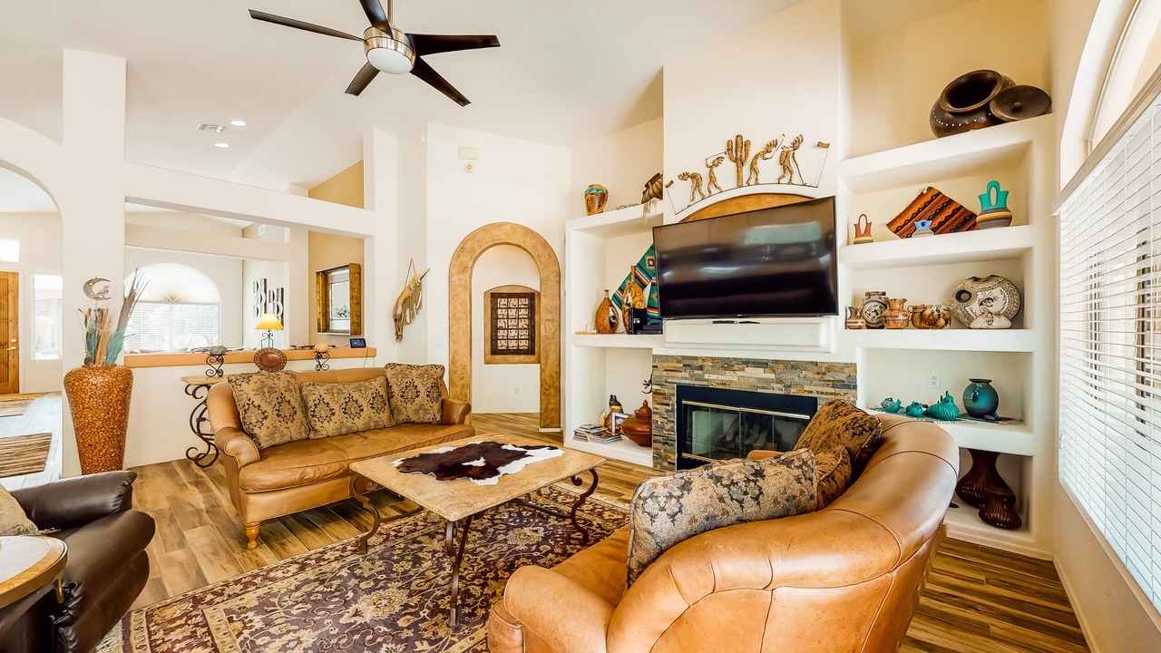 Photo of Livingroom in Oro Valley