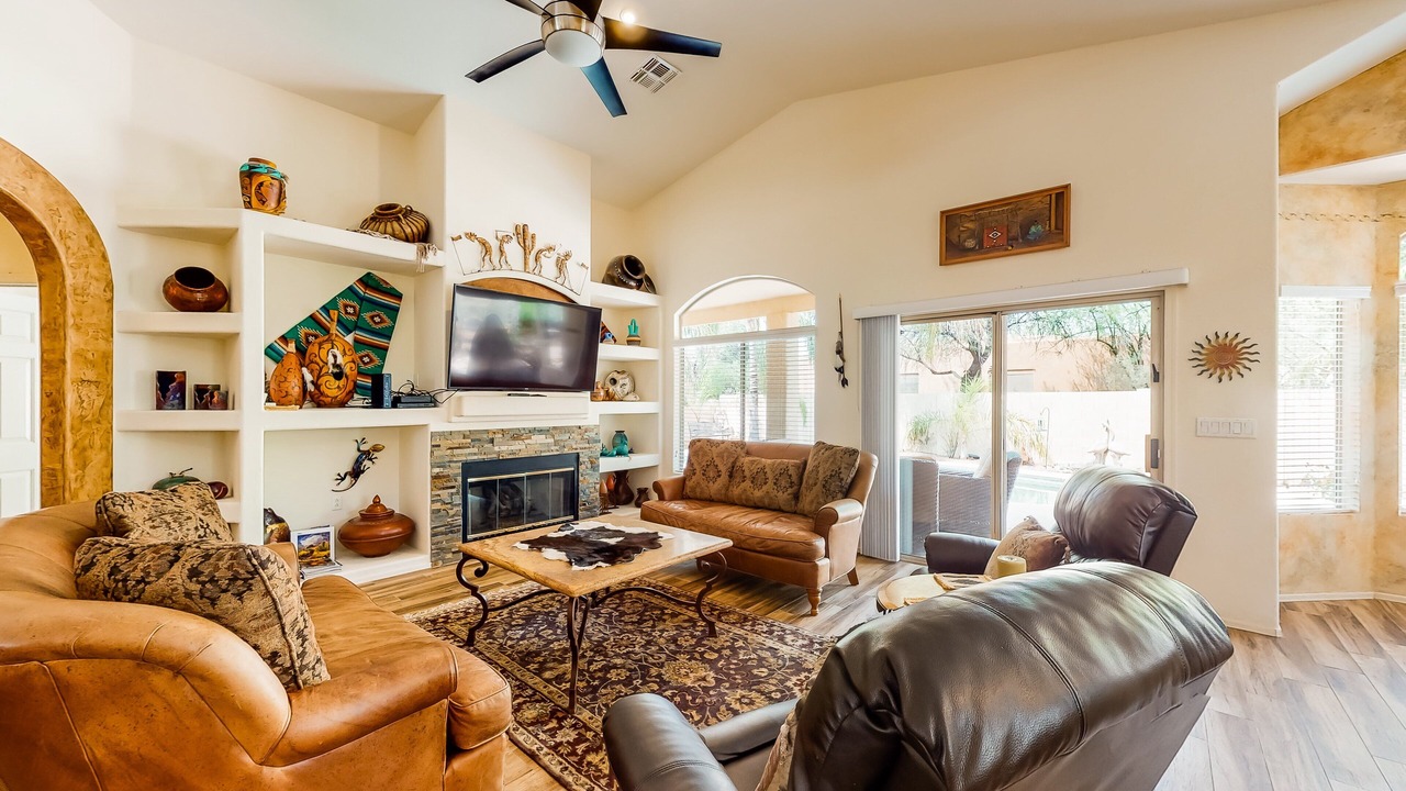 Photo of Livingroom in Oro Valley